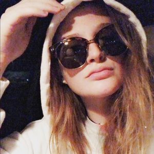 Meet your Posher, Riley